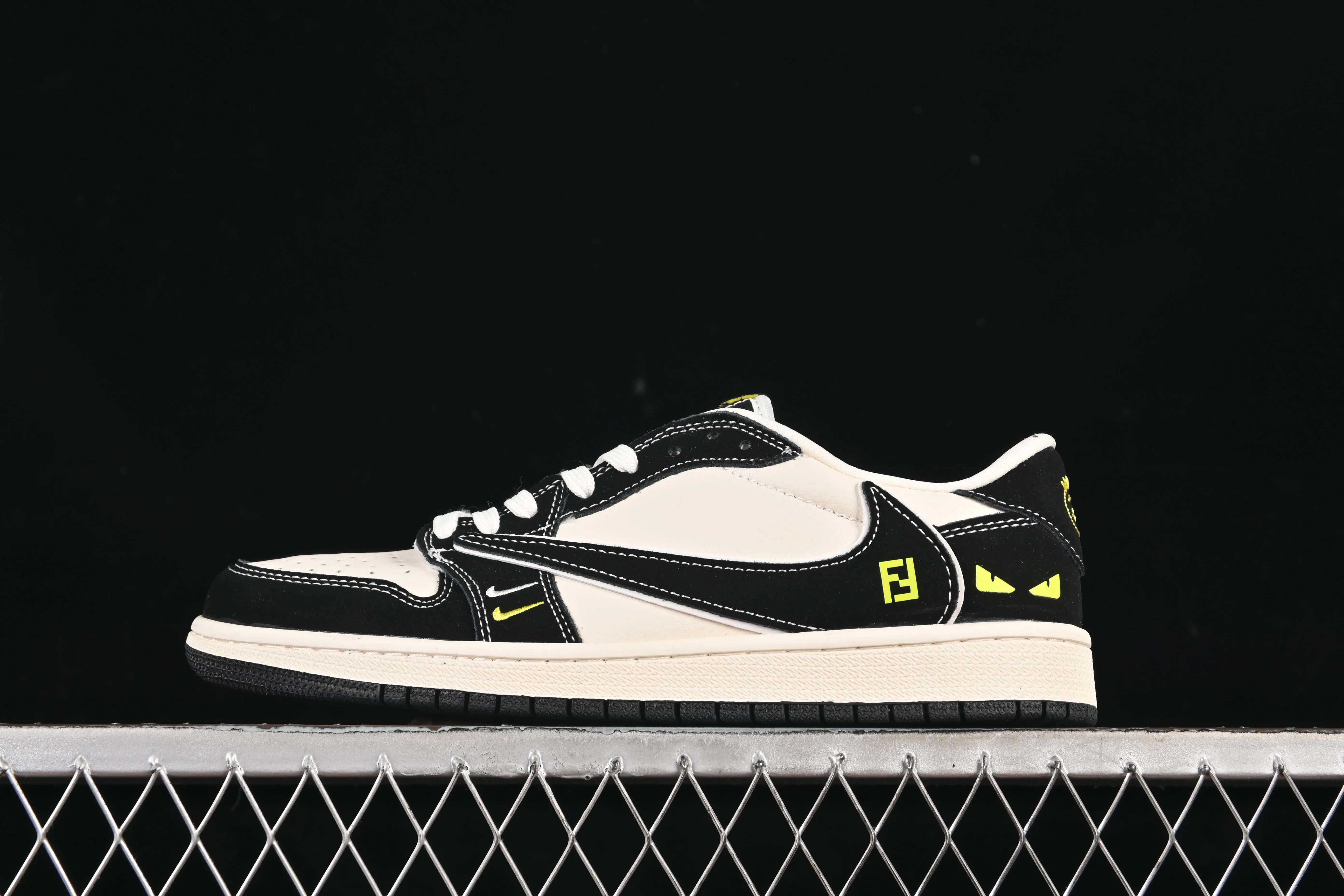 All categories Air Jordan Jordan series basketball shoes Air Jordan 1 Low high-end customized low-top sneakers Travis Scott x Fragment Design x Air Jordan 1 Low OG SP AJ1 Joe 1 Fendi joint Little Monster low-top cultural casual sneakers XS2024-072